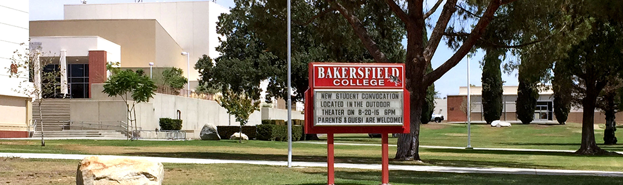 The Bakersfield College kiosk announcing New Student Convocation.